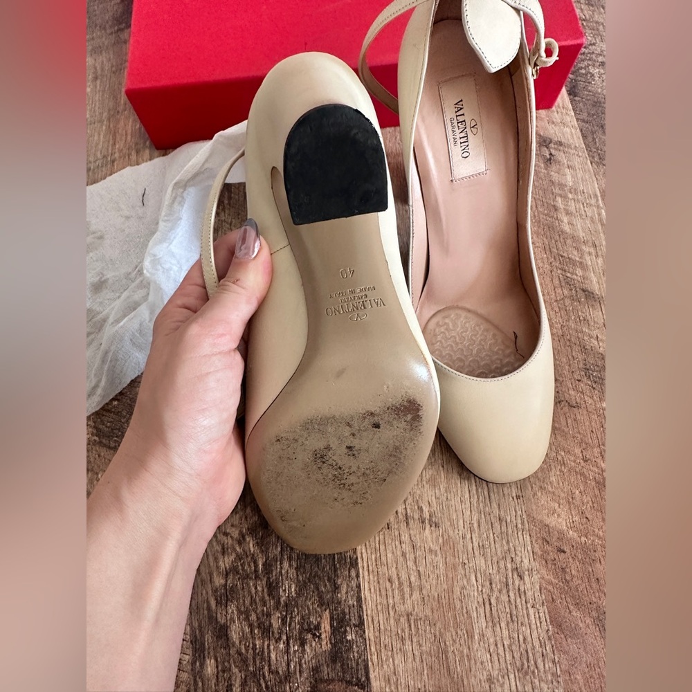 Valentino Garavani Beige Ankle Strap Heels - Picture 13 of 15